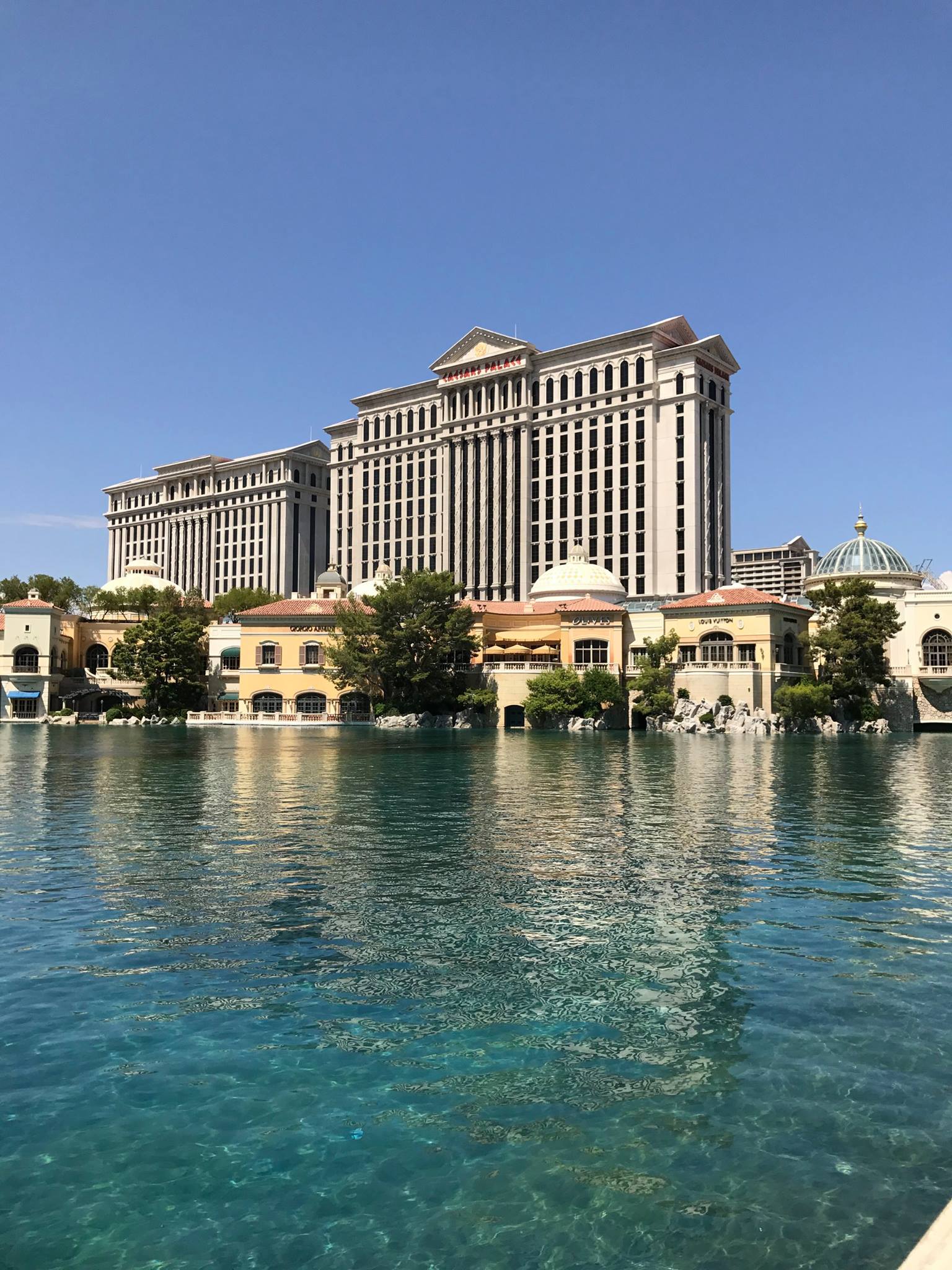 Picture of Caesars Palace hotel and lagoon